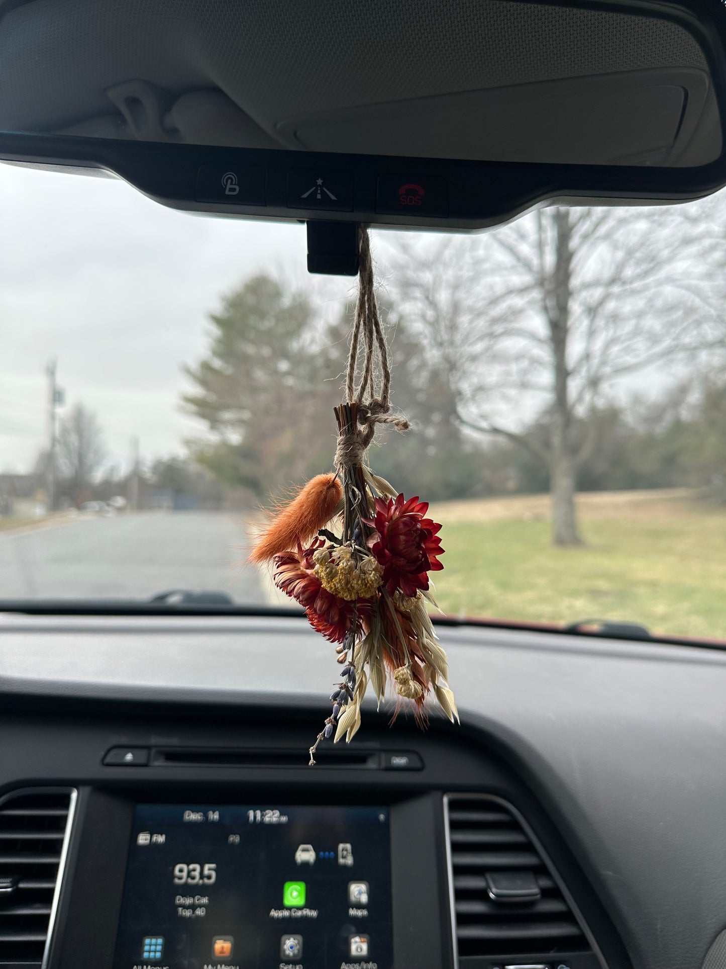 Autumn dried car bouquet