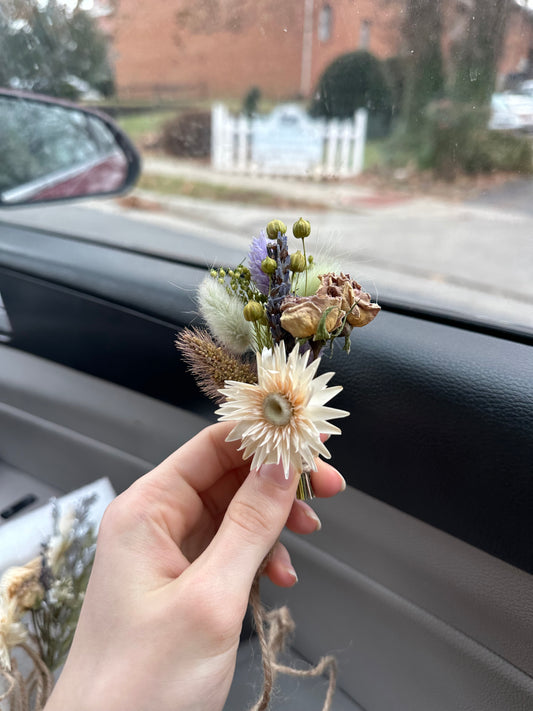 Frosty Dried Car Bouquet