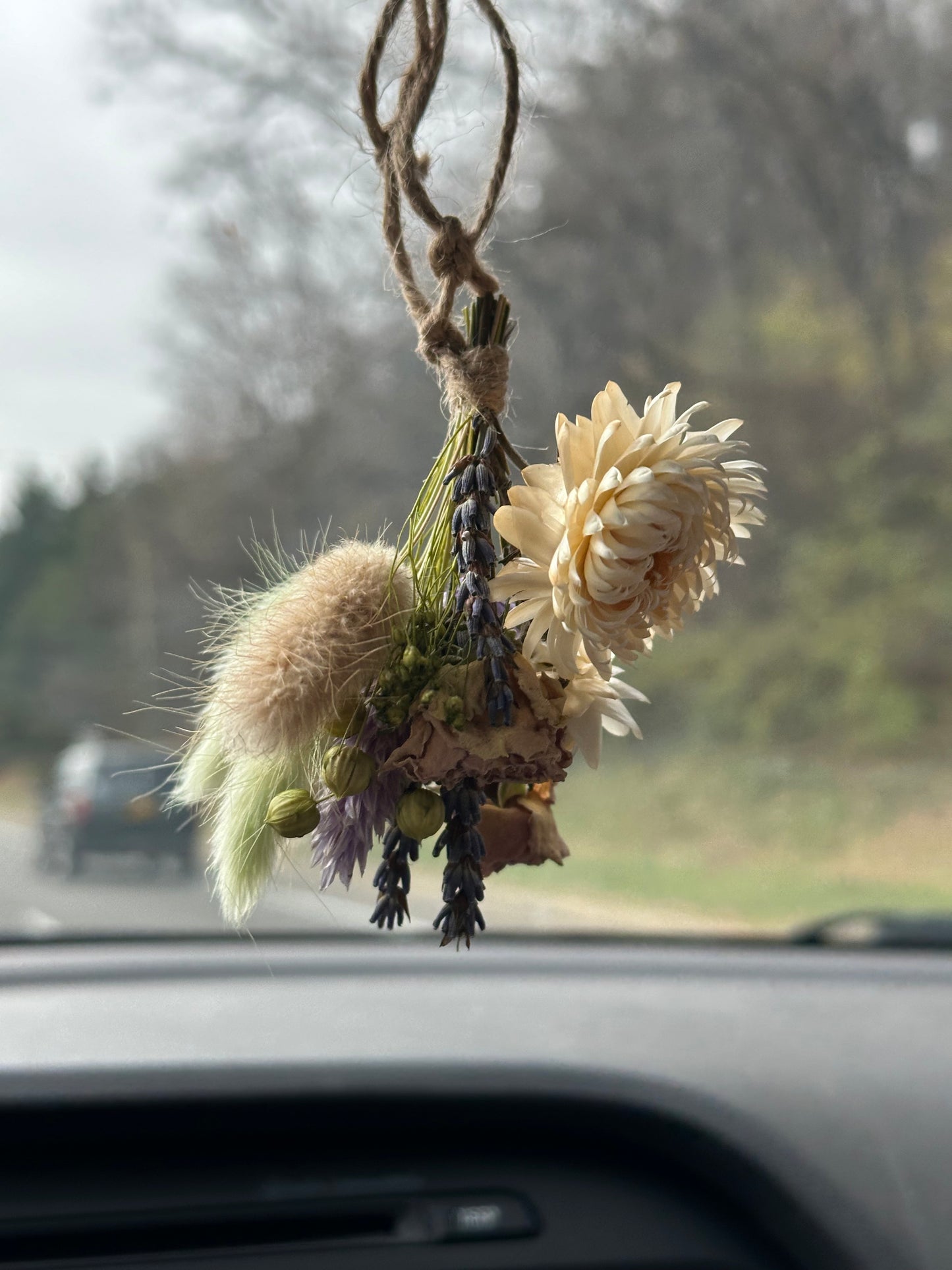 Frosty Dried Car Bouquet