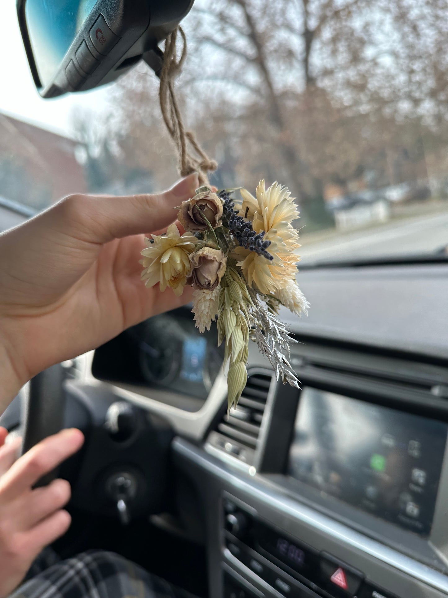 Winter Wonderland dried car bouquet