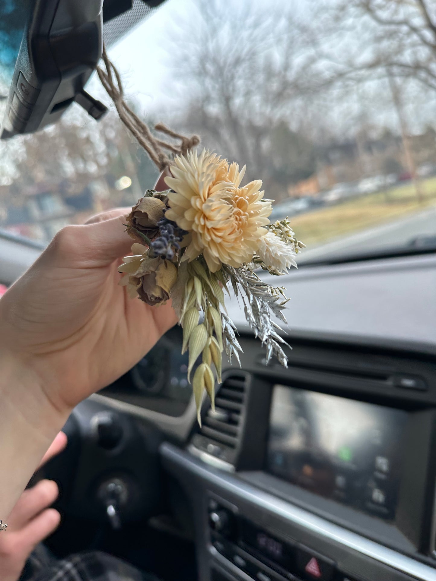 Winter Wonderland dried car bouquet