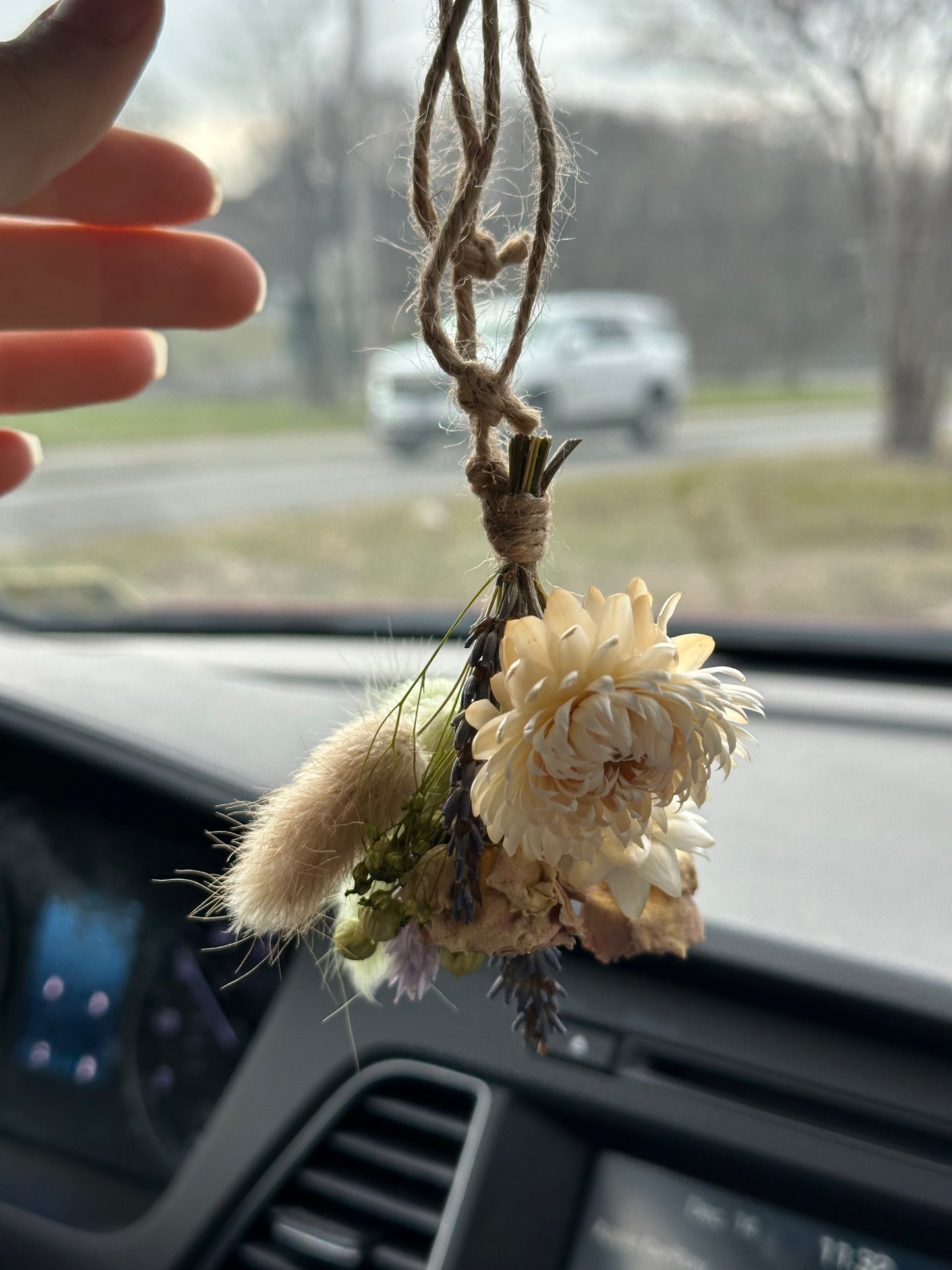 Frosty Dried Car Bouquet