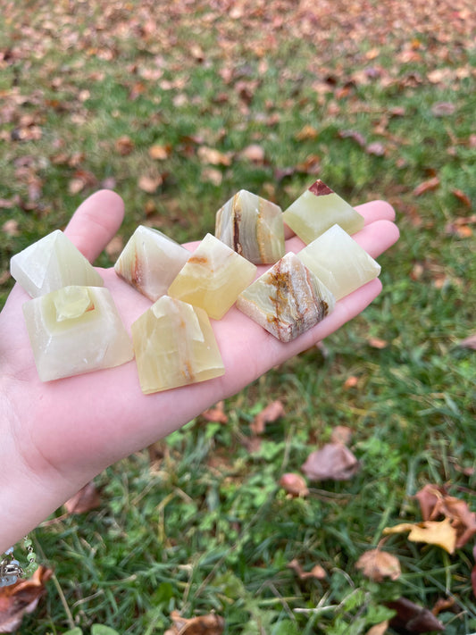 Green Onyx mini pyramid